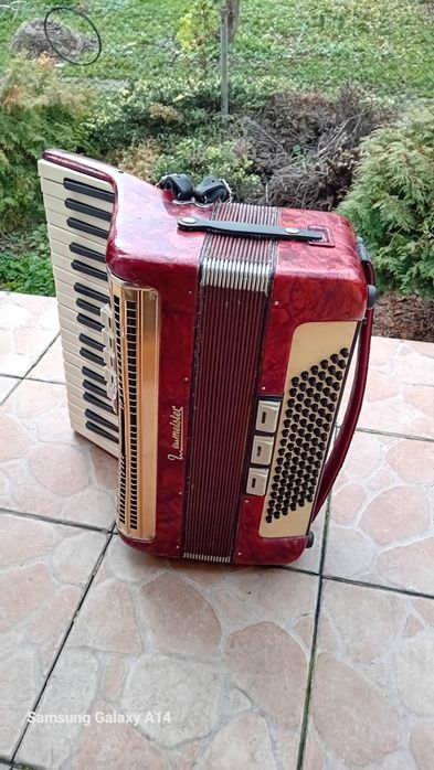 Akordeon weltmeister 80 basów 3 chóry. Zamienię na rower