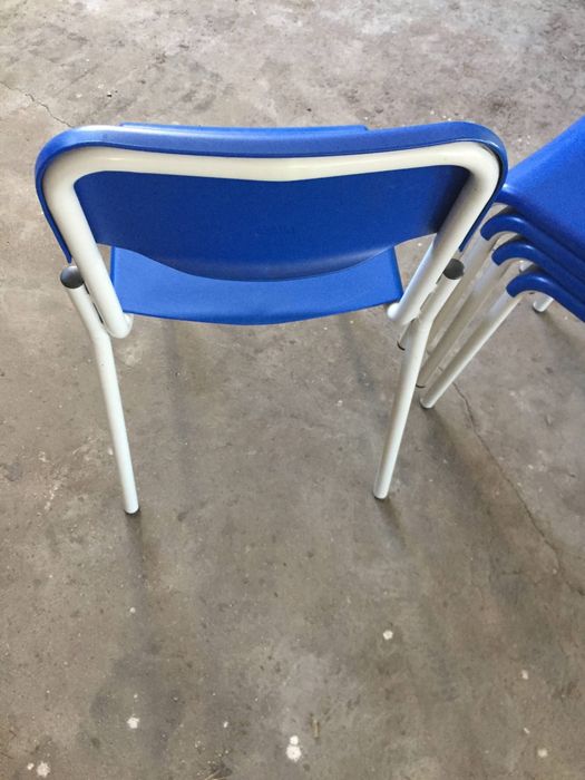 Cadeiras empilháveis