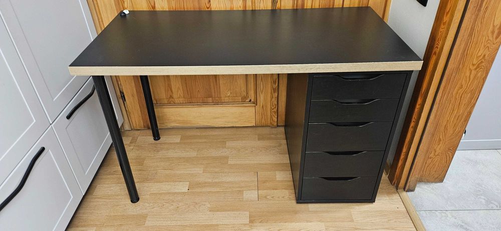 Biurko Ikea Lagkapten z krzesłem - 2 komplety