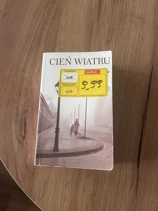„Cień wiatru” Carlos Ruiz Zafon wydanie kieszonkowe