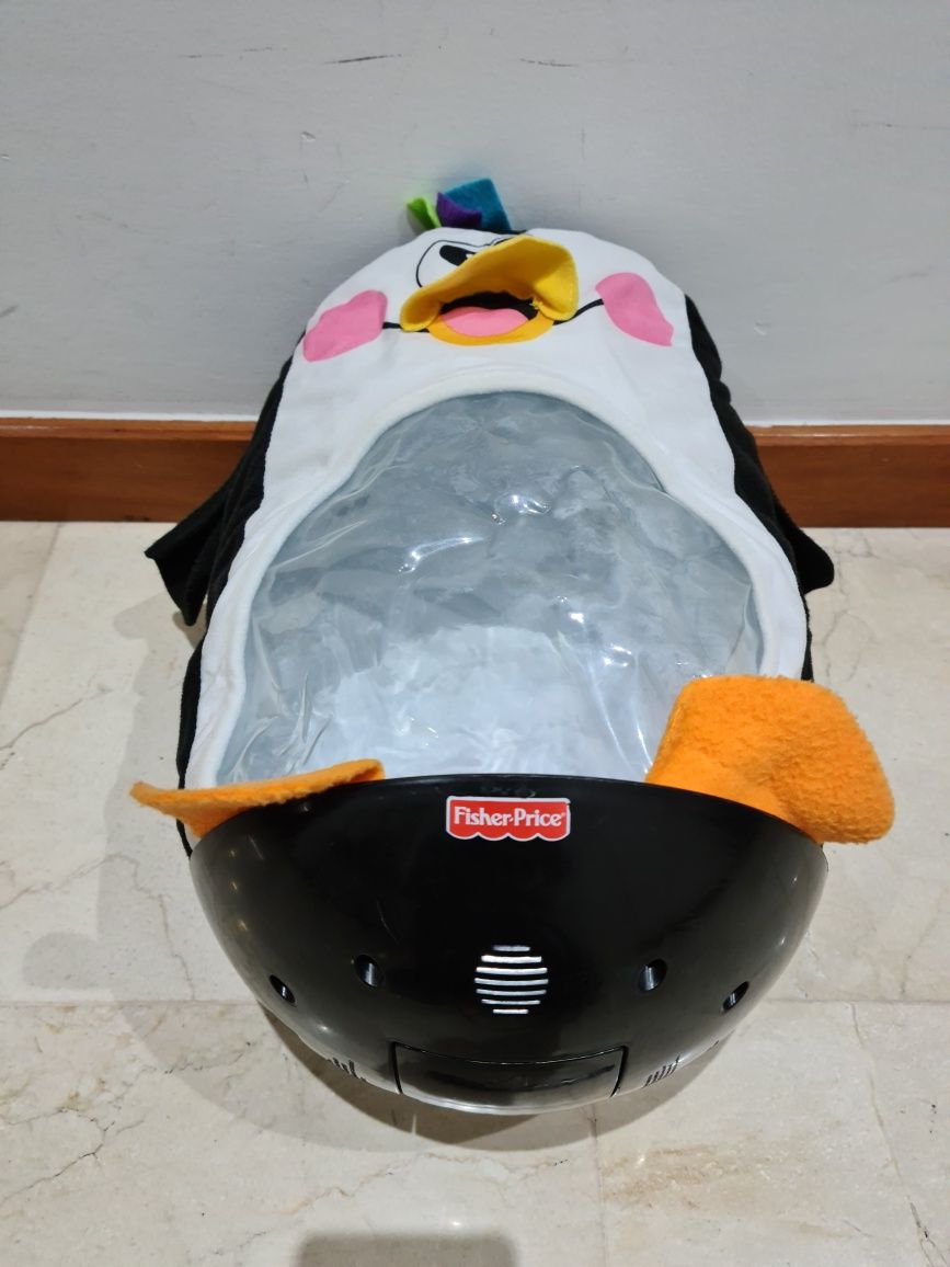 Pinguim Sempre em Pé Fisher Price para bebé