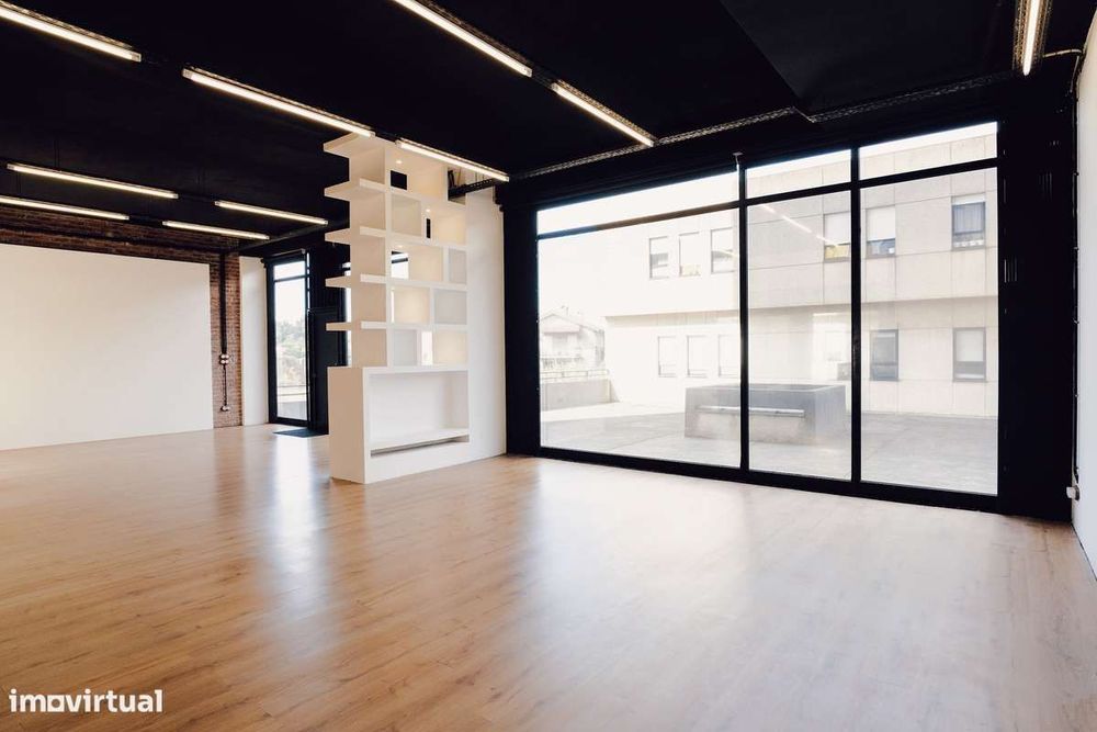 Loja / Escritório no Candal, 90 m² Open Space Remodelado