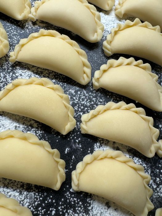 Домашні напівфабрикати сирники вареники пельмені