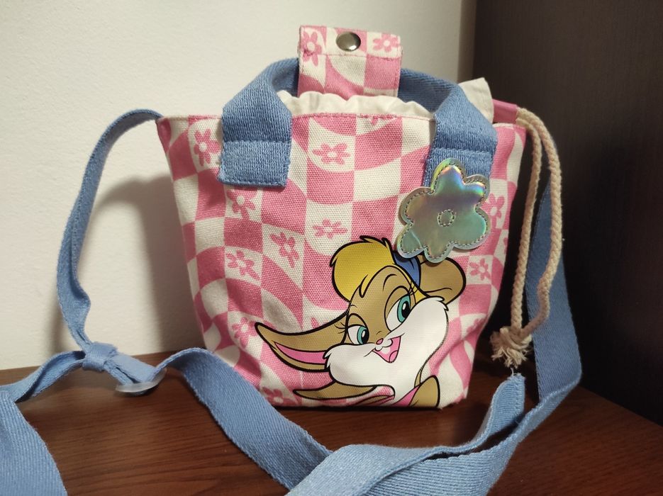 Torebka, Zwariowane Melodie, Lola