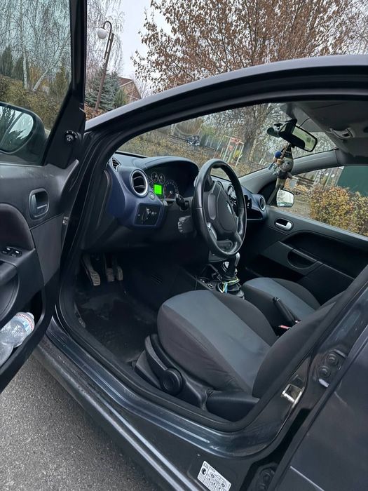 Ford fiesta 2006 рік
