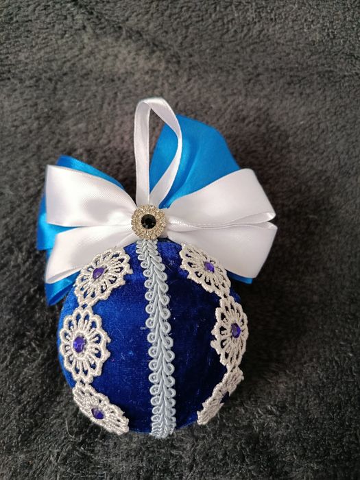 Новорічні іграшки