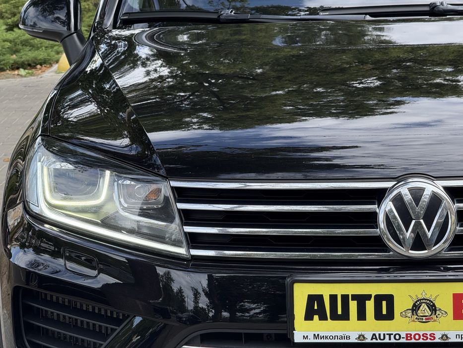 Volkswagen Touareg 2016 год, пневмо, целый, топ комплектация!