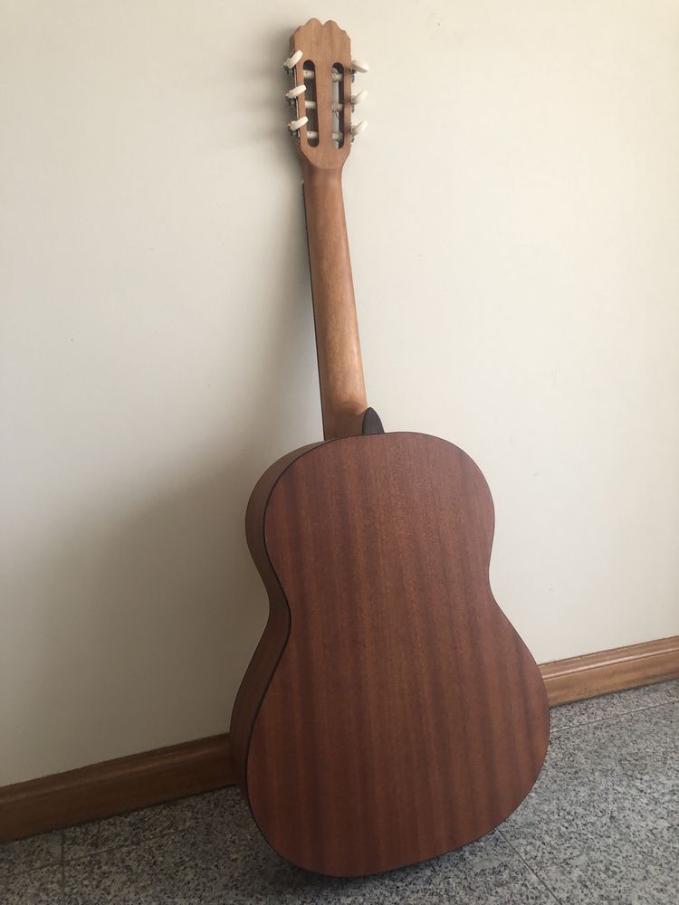 Guitarra Admira Alba Satin