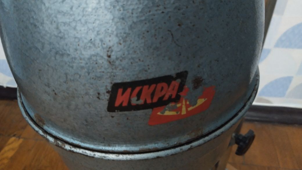 Фотоувеличитель "Искра" СССР