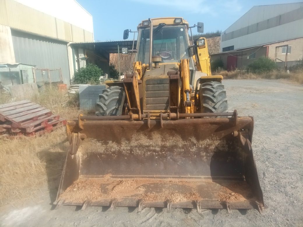 Retroescavadora JCB 4CX
