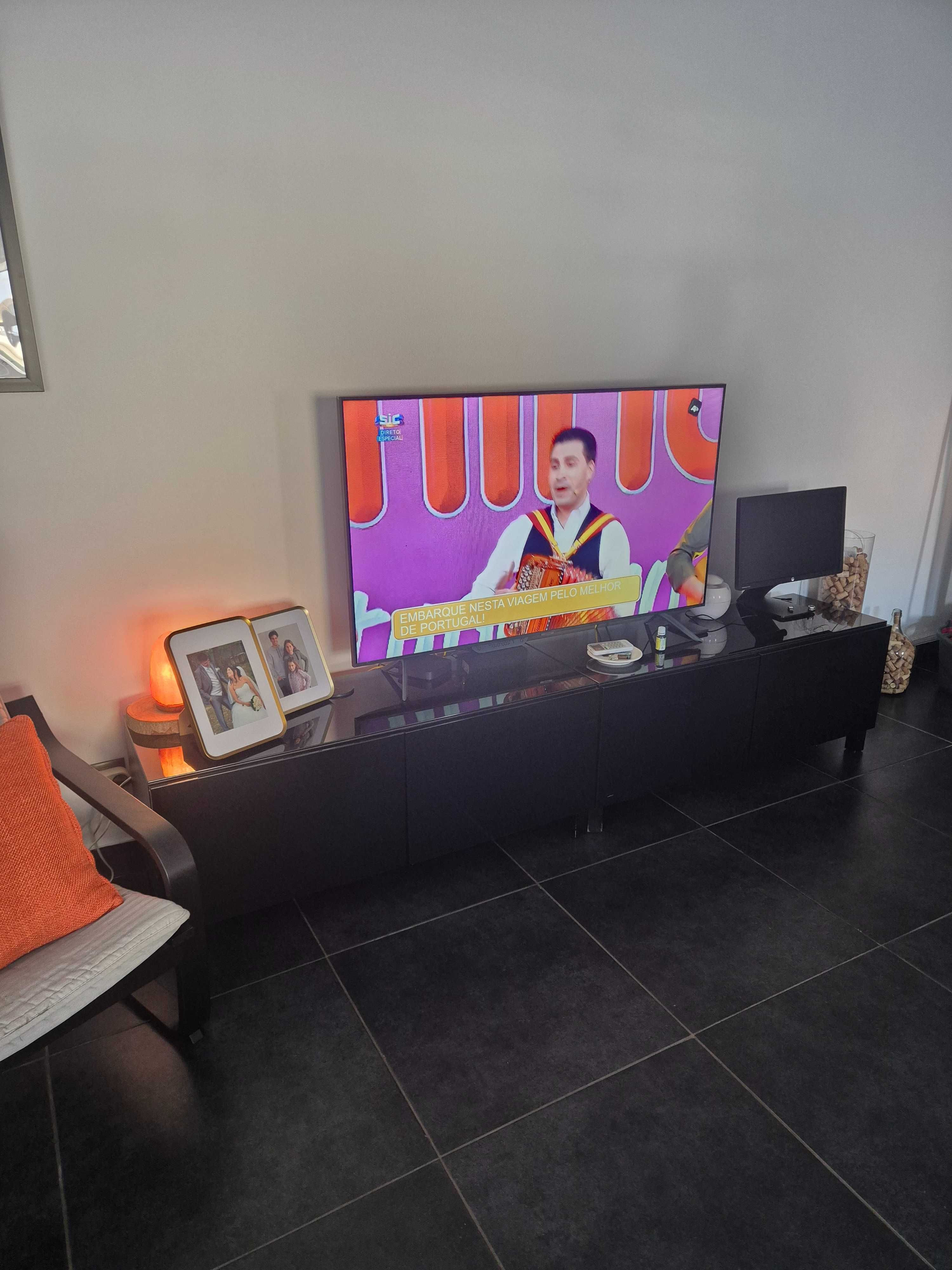 Movel preto para televisao