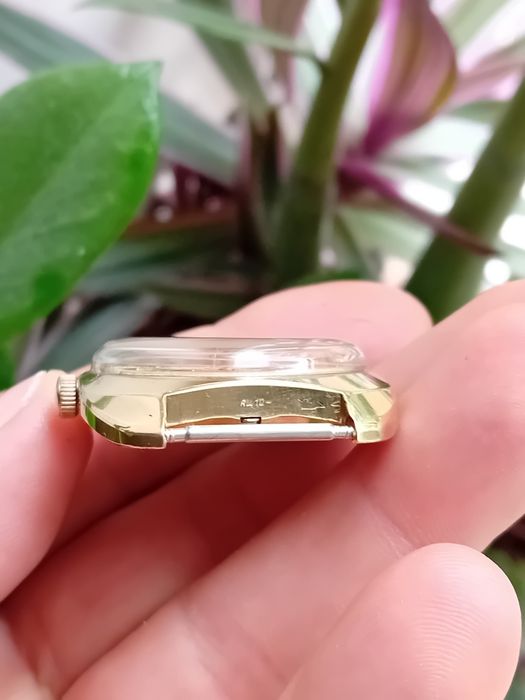 Часы Полет "Погон" 17 камней в позолоченные корпусе Аи10 СССР