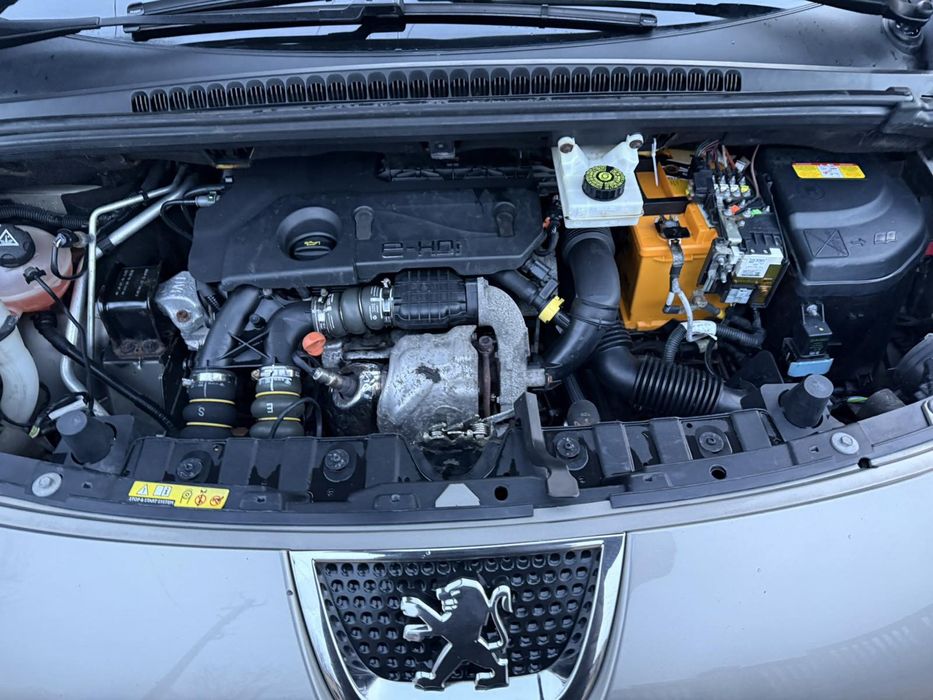 PEUGEOT 3008 пробіг 197 тис км