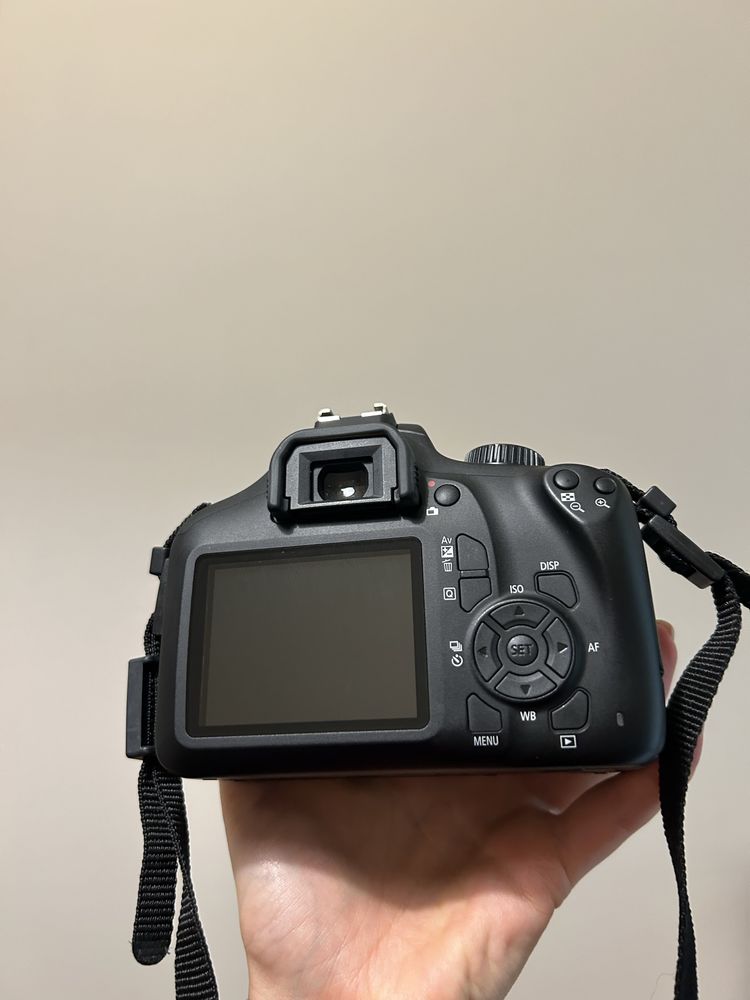 Canon EOS 4000D - stan doskonały