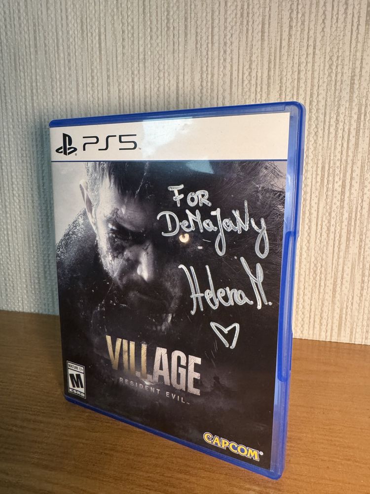 PS5 Resident Evil Village (Дімітреску автограф)