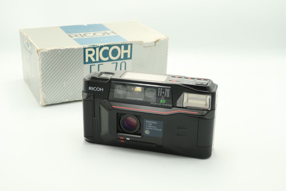 Ricoh FF-70 плівковий фотоапарат