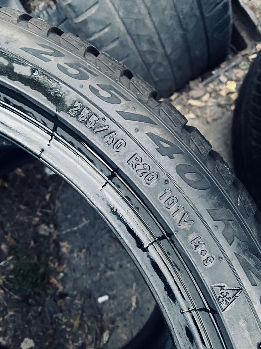 255 40 20 Pirelli winter Scorpion elect 85%