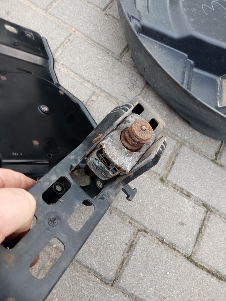 Winda koła zapasowego z osłoną Chrysler Grand Voyager V 08-10