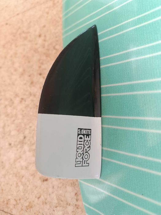 Prancha lightwind LiquidForce Edge 146cm