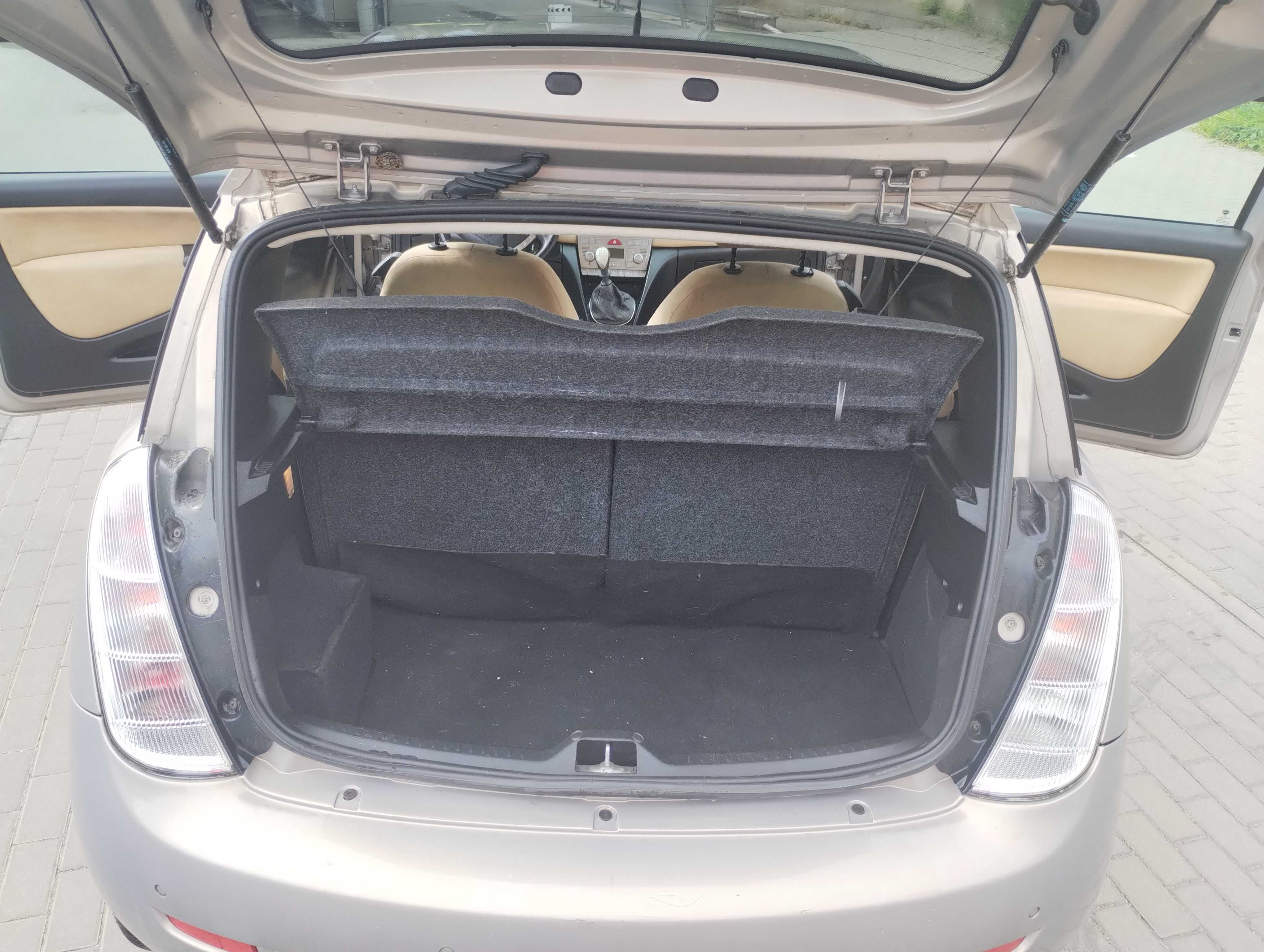 Sprzedam  Lancia Ypsilon