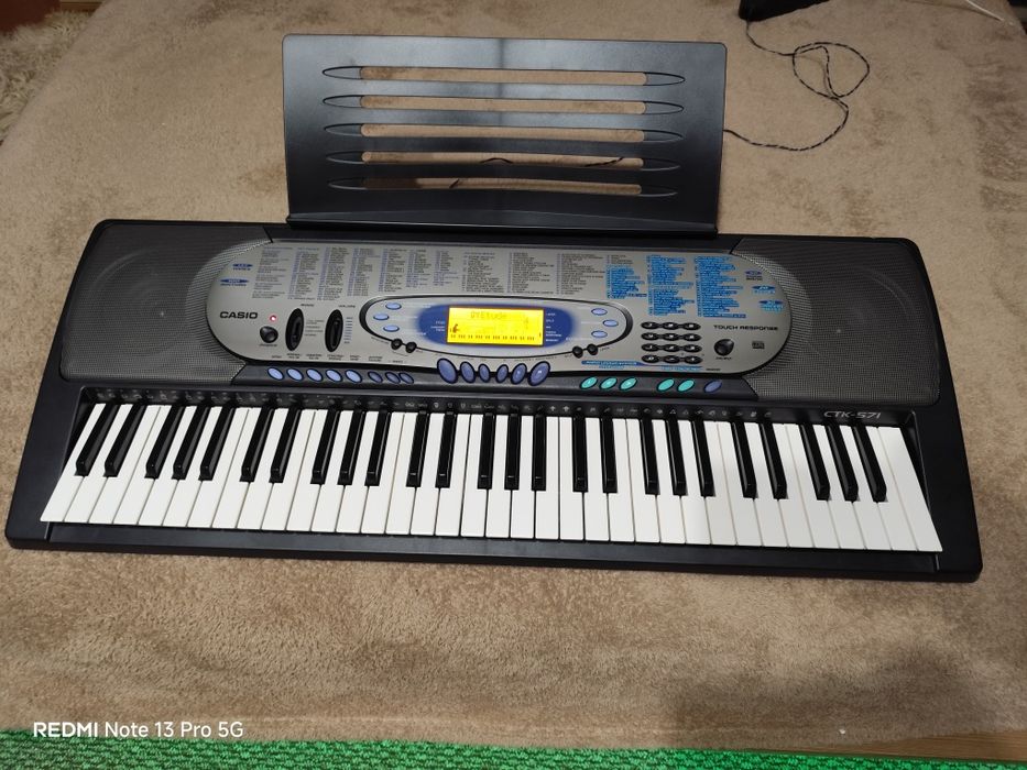 Синтезатор Casio CTK – 571 у гарному стані