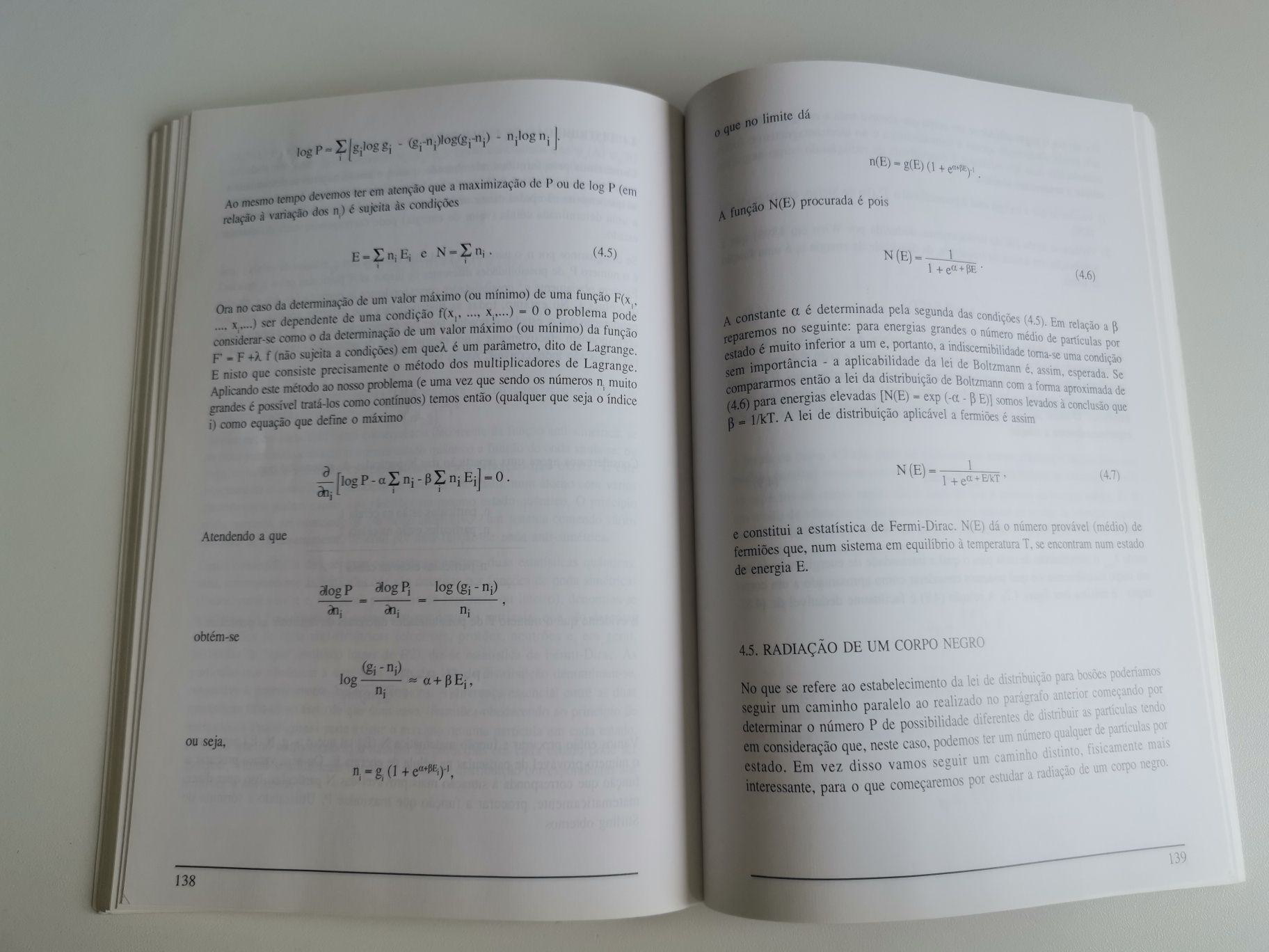 Introdução À Física Quântica e estatística