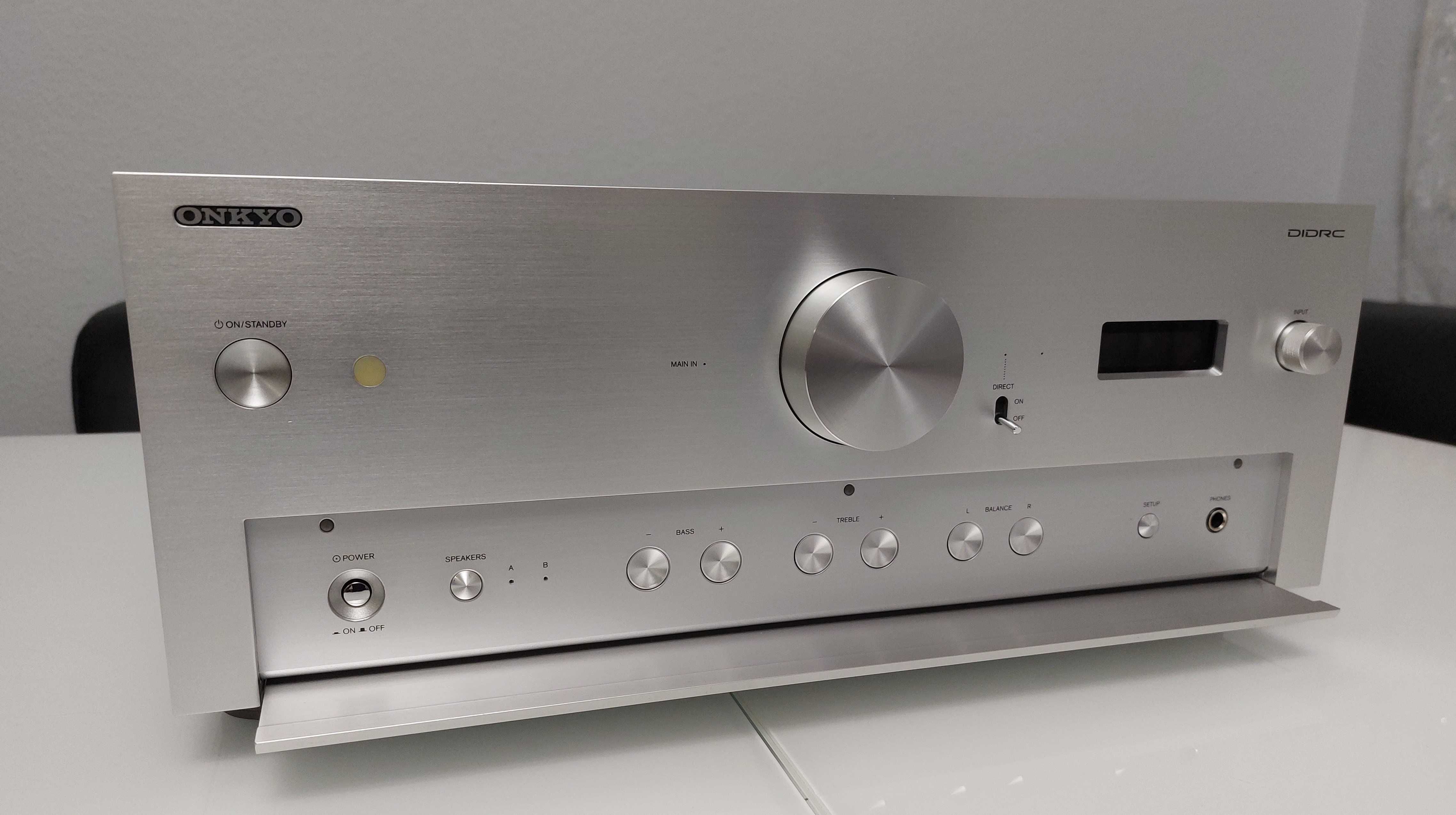Усилитель Стерео Onkyo A 9000R (DAC 2 × WM8742; 2x140Wt 4Om)