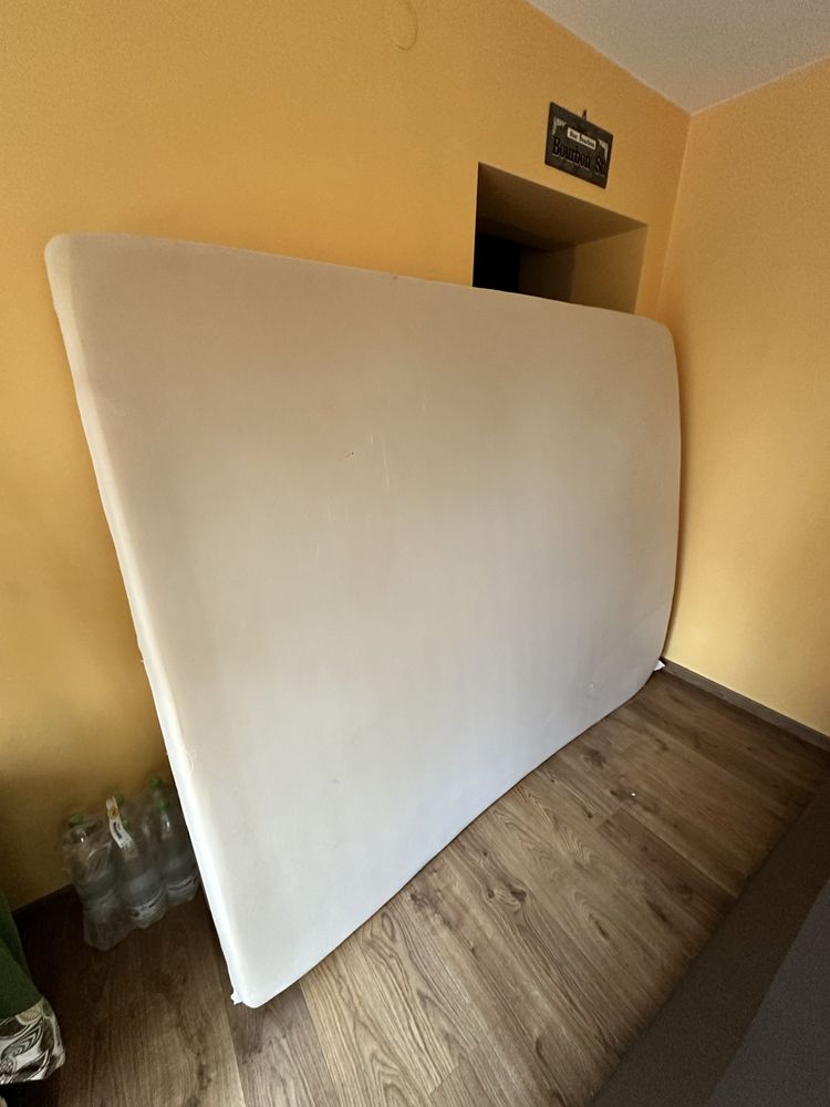 Niskie łóżko z dodatkowym materacem 160x200 160 x 200