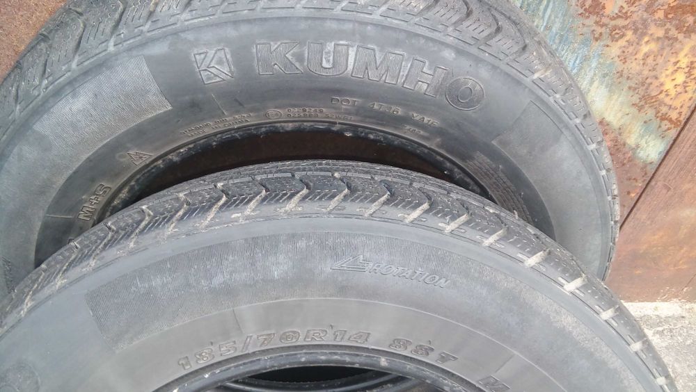 Продам б/у зимнюю резину 2шт 185*70 R14 Кумхо