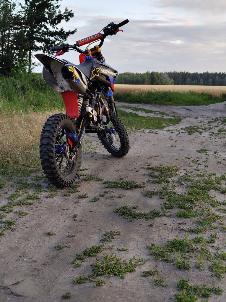 Продам Пит байк yx 182