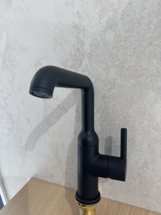 Bateria umywalkowa Hansa  czarna