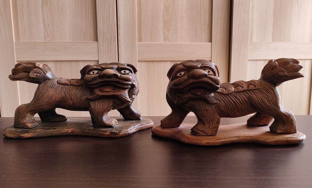 Stare figury psów Foo