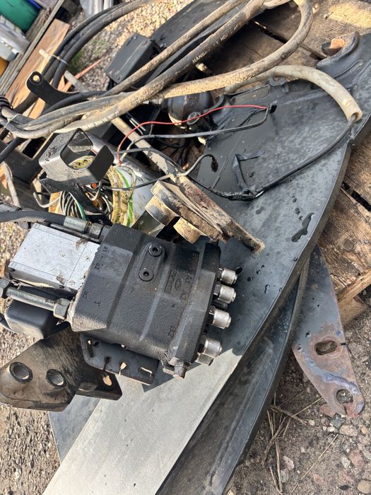 Adaptacje adaptacja Massey Ferguson mocowania ładowacza MF Mailleux