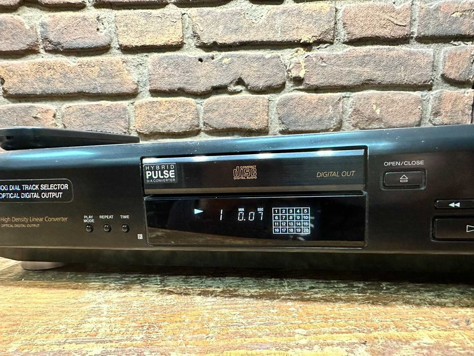 Odtwarzacz CD Sony CDP-XE 310 oryginalny pilot