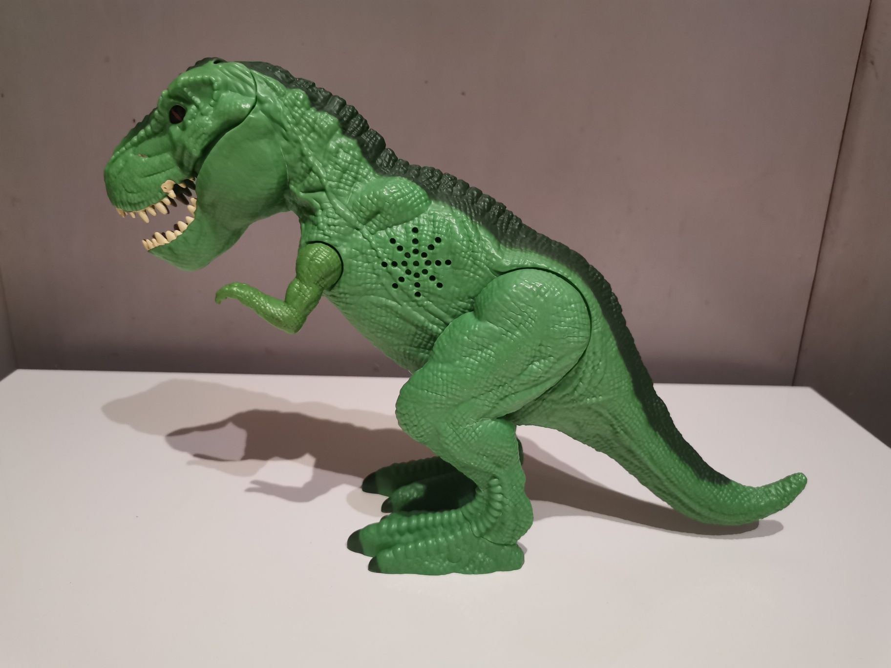 Dinozaur t-rex wydający dźwięki / świecące oczy i paszcza