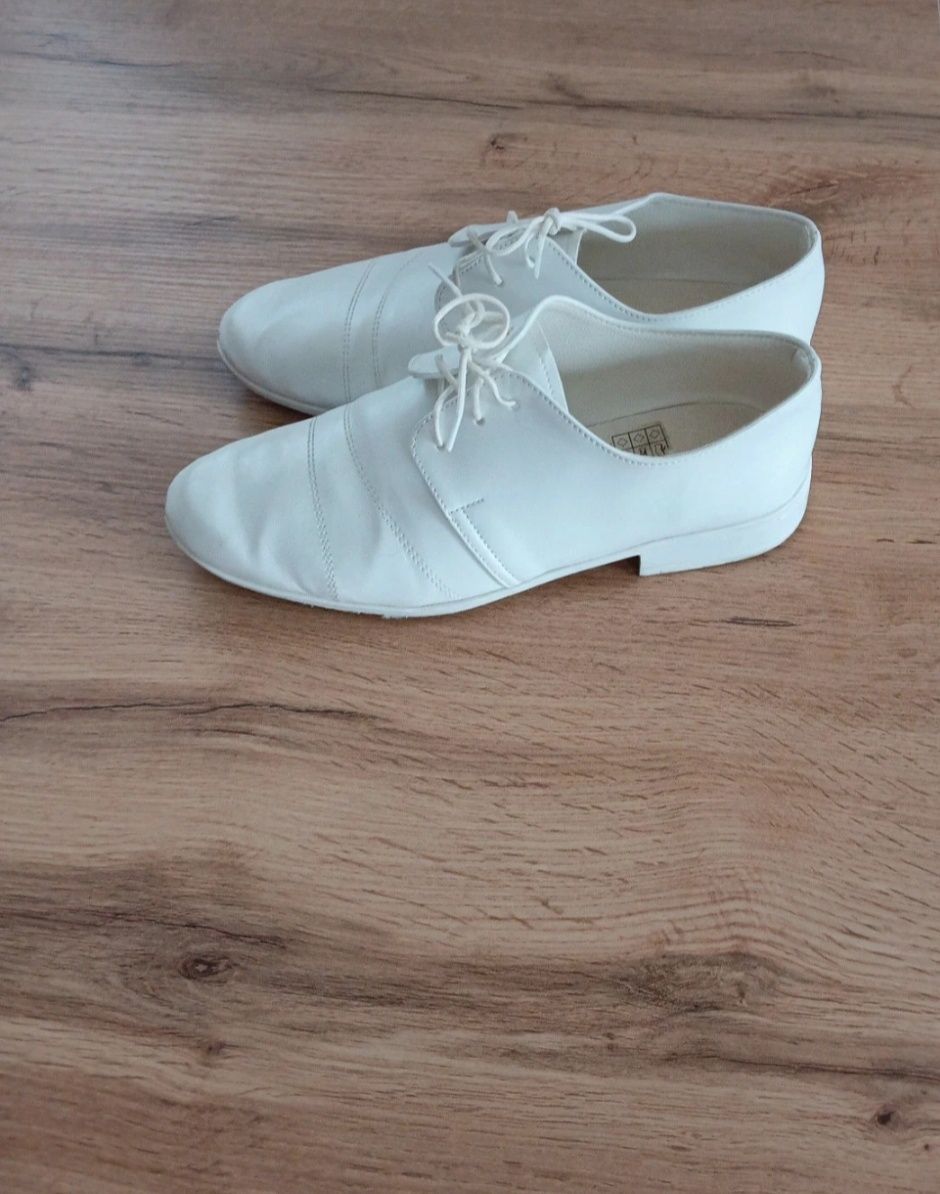 Buty komunijne  chłopięce 23,5cm
