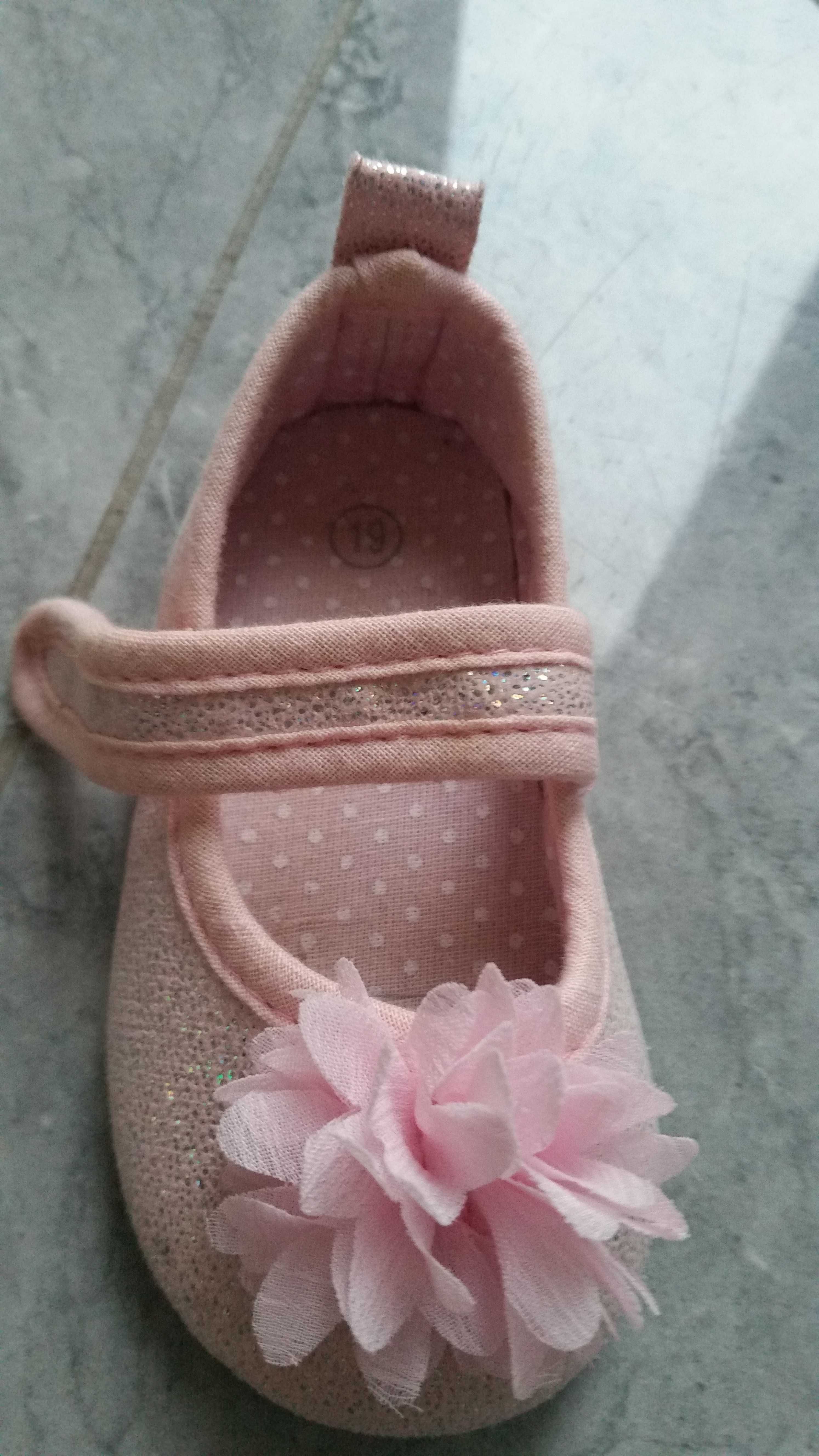 Buty niemowlęce dla dziewczynki