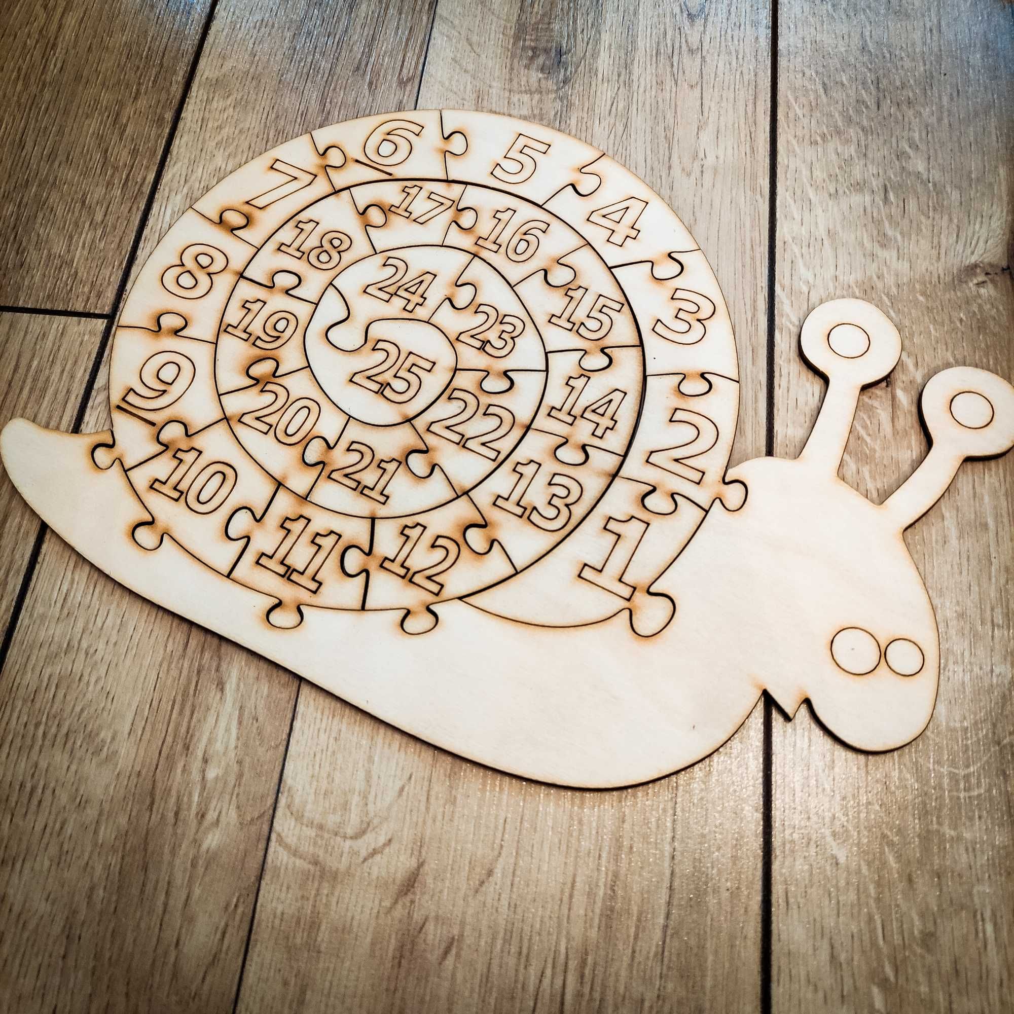 Układanka drewniana puzzle edukacyjne ślimak liczby montessori
