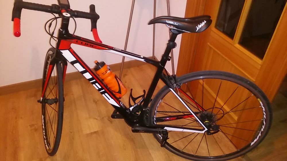 Bicicleta de estrada CUBO carbono  tamanho M -53