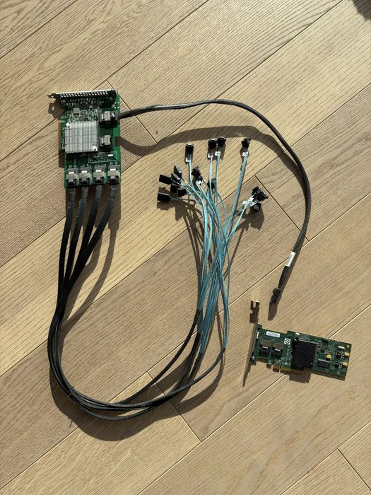 SAS Expander, komplet z kablami i kontrolerem (na 16 dysków)