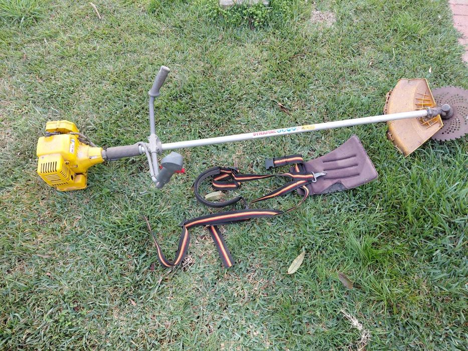 Roçadora usada Dynamac DB40 gasolina