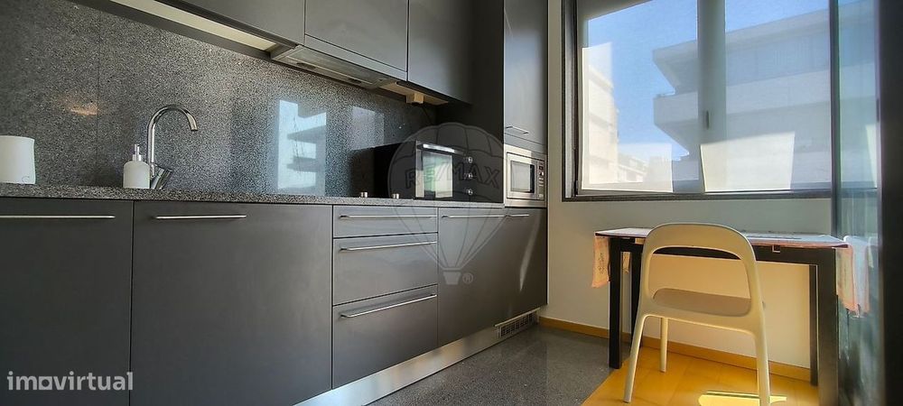 Estúdio T0 para arrendamento