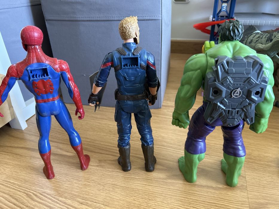 Figuras marvel pack das 3 figuras mais mochila interativa