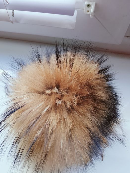 Pompon z jenota naturalnego