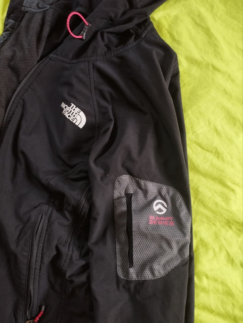 Куртка The North Face оригінал , є дифекти