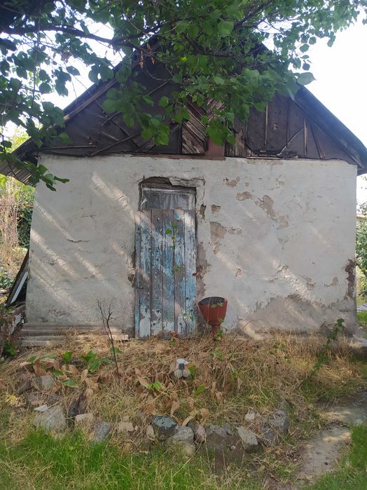 Домик 25 кв 2 сот.ул. 1-я Ялтинская ,свет газ вода под капремонт,снос