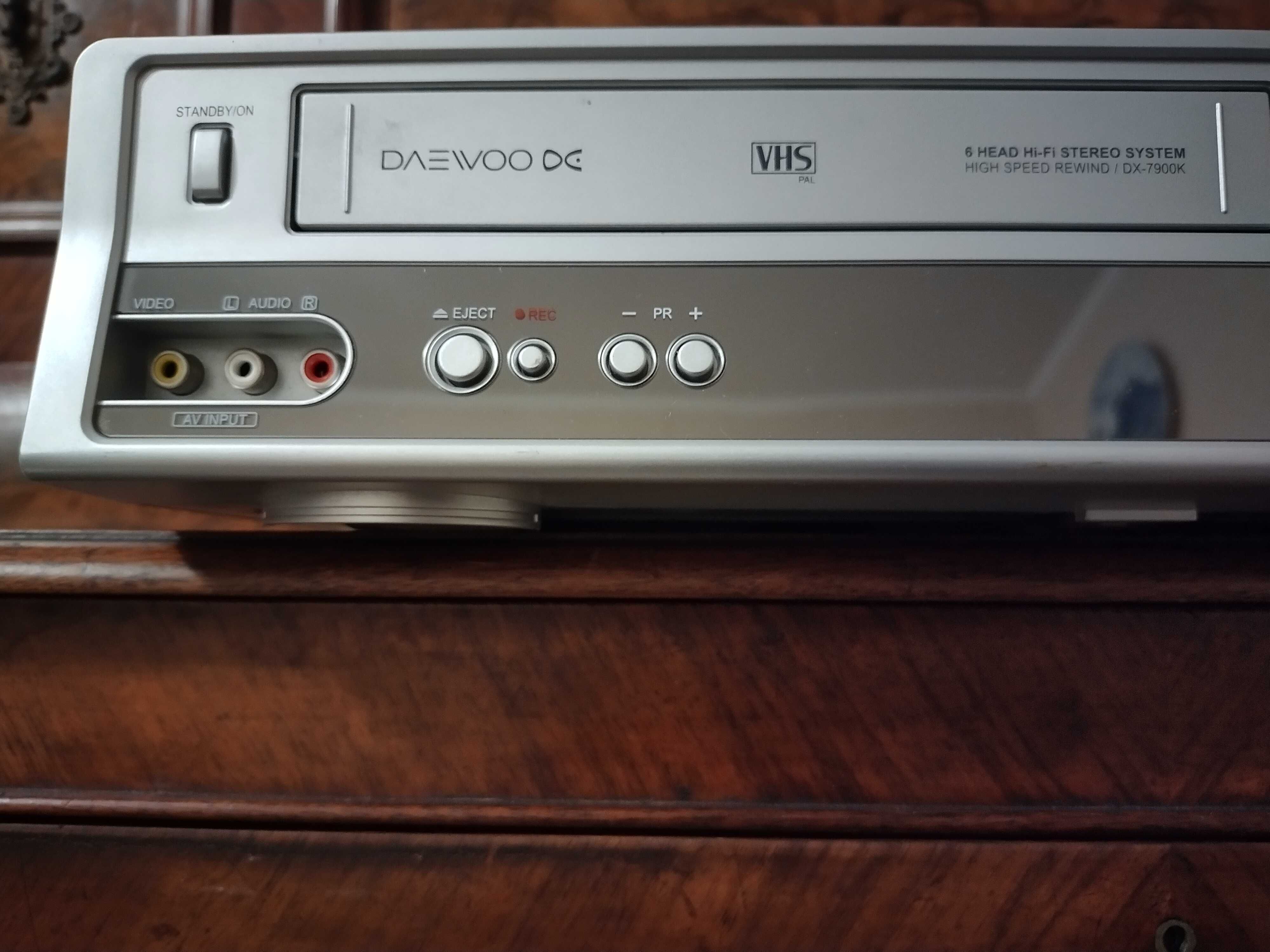 Combo VHS 6Head HiFi + DVD =DAEWOO model: DX-7900K= (Mint Condition !)