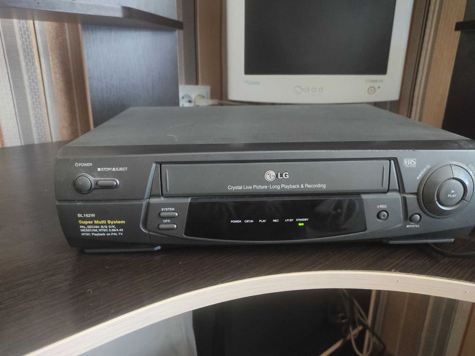 Продам видеомагнитофон