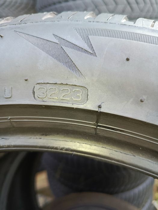 Sprzedam bardzo ładne opony Bridgestone 225/50 17