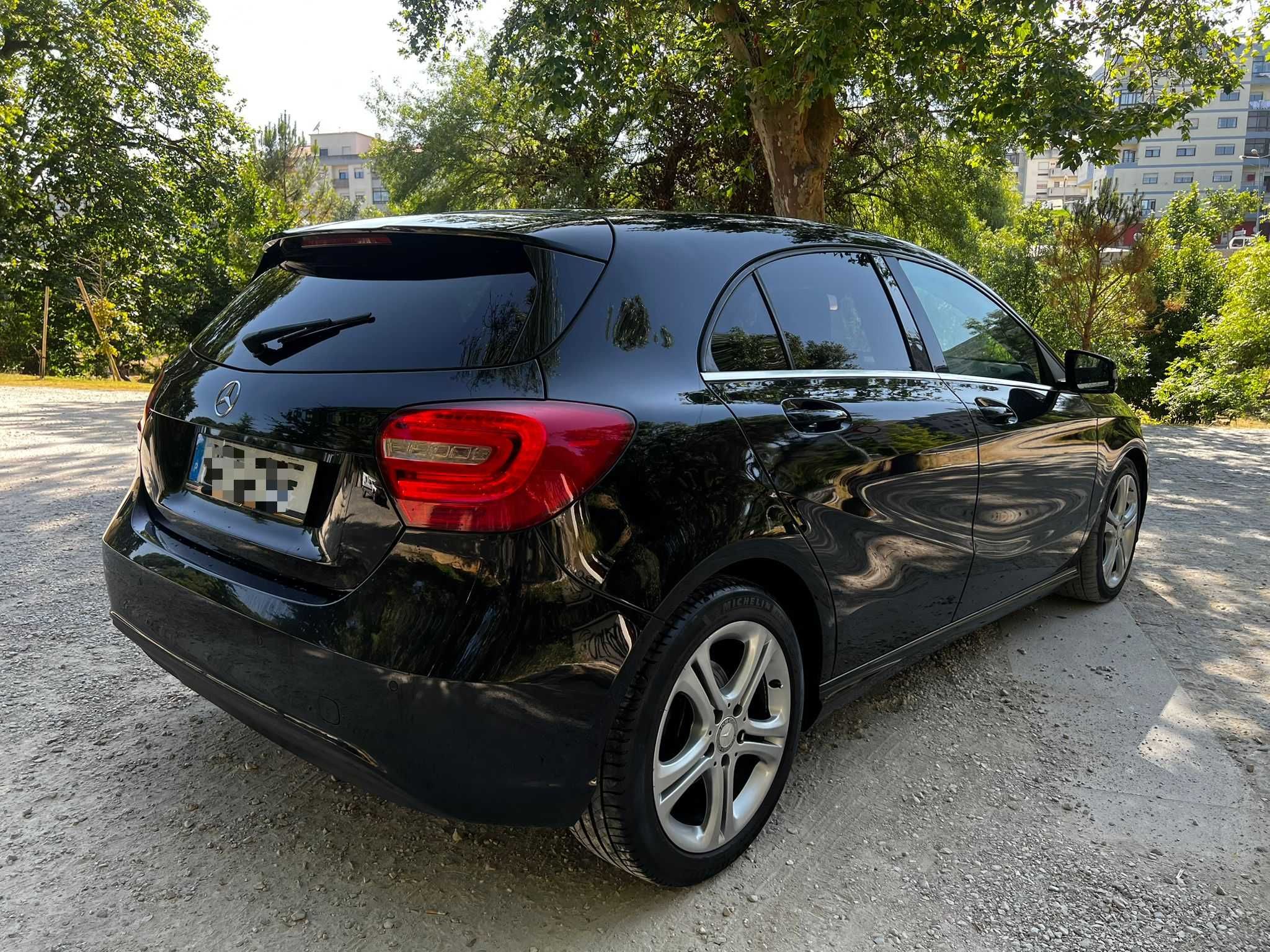 Mercedes Benz A 180 BlueEfficiency Edition Style (SÓ 169.000KM) C/Novo